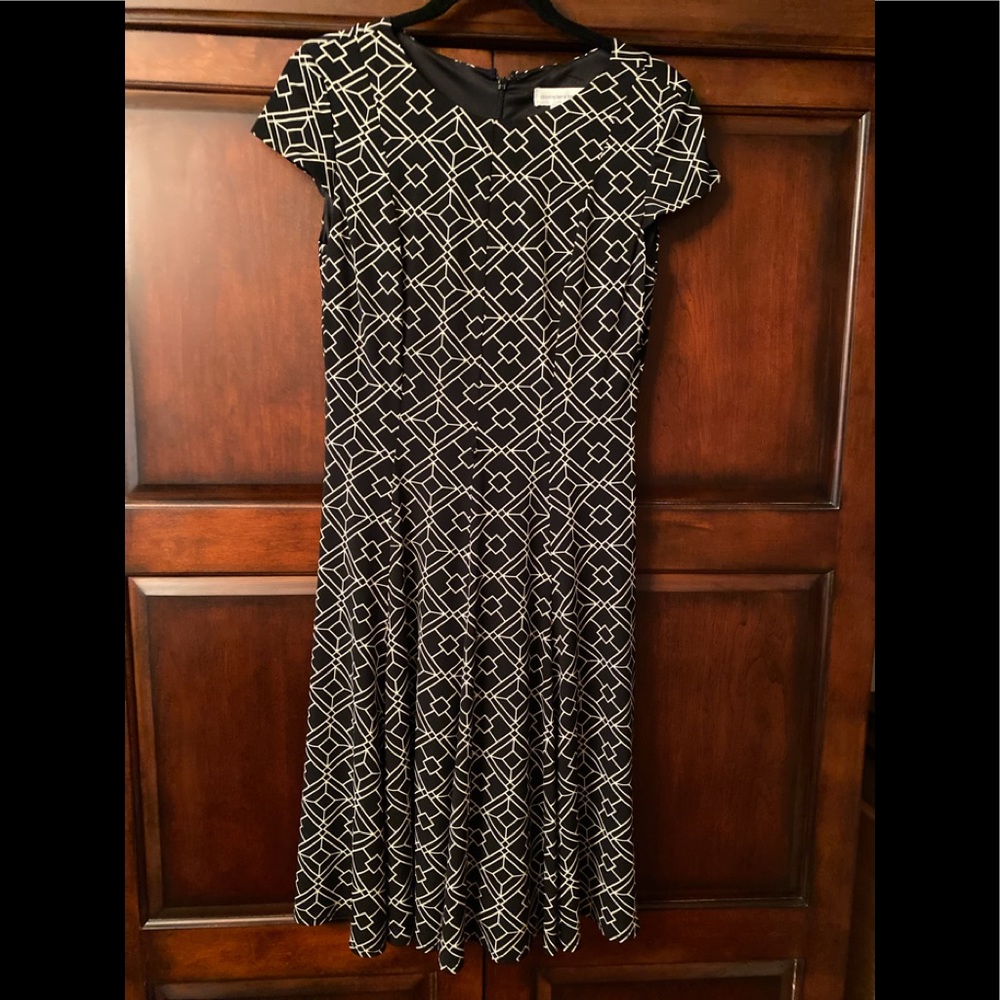 Christopher & Banks cap sleevelblack & beige dress size small